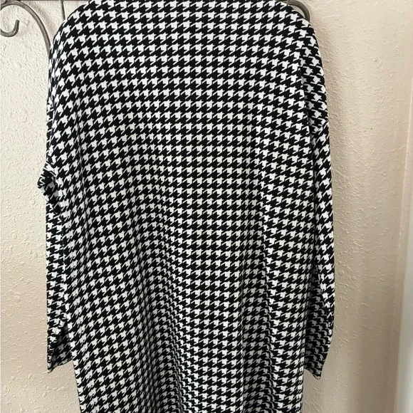 NWT Houndstooth Knit Long Open Front Cardigan - Picture 3 of 7